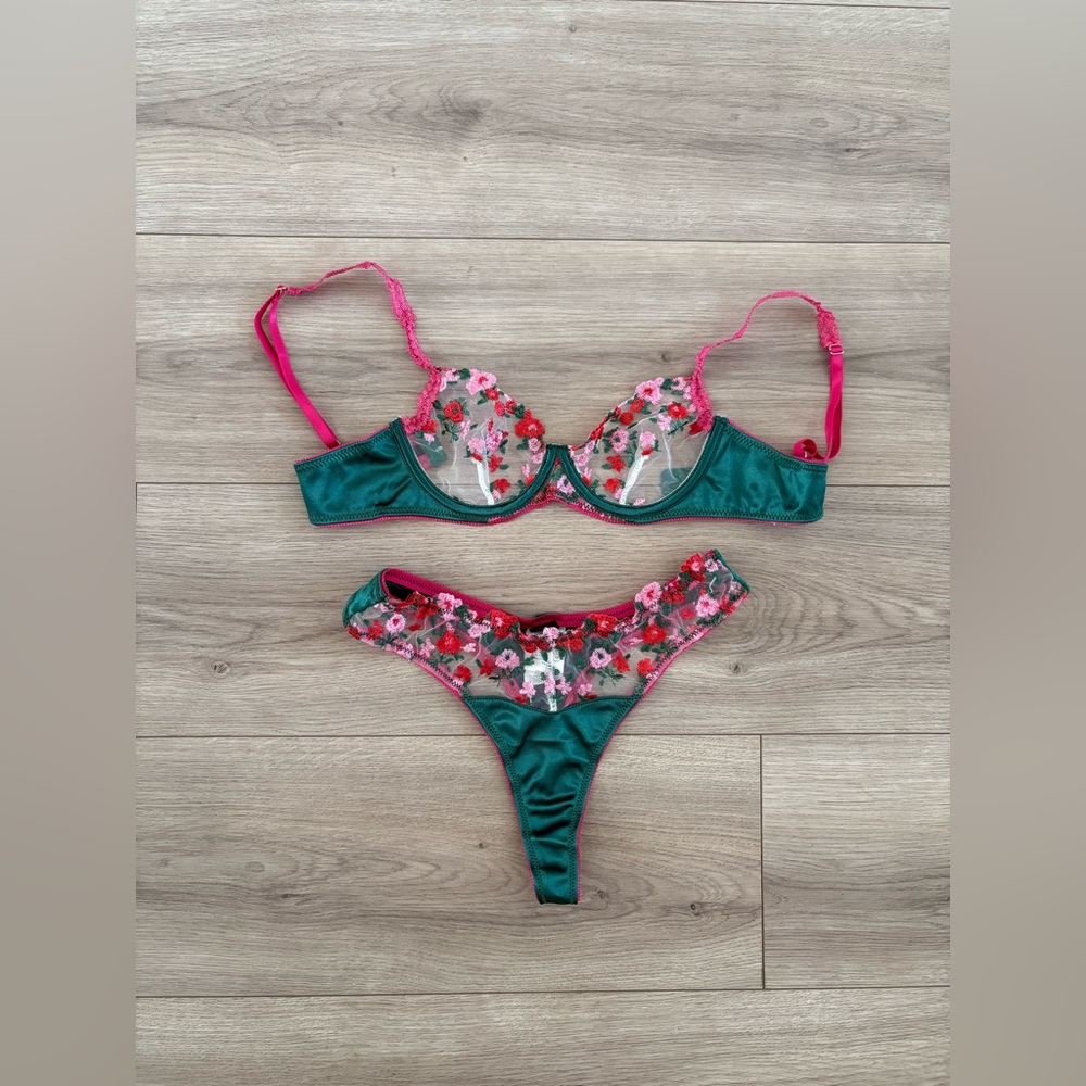 Floral Lace Lingerie Set in Green and Pink